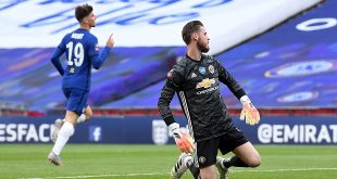 Chelsea - Chelsea's Mason Mount (left) celebrates scoring his side's second goal of the game as Manchester United goalkeeper David de Gea looks on after his mistake during the FA Cup Semi-Final match at Wembley Stadium, London.