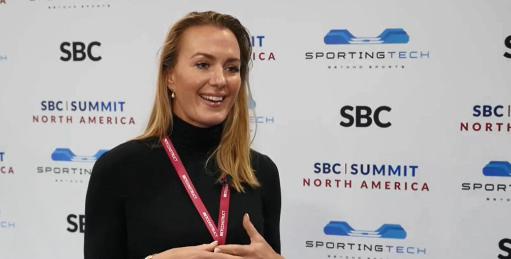 Martina Åkerlund, Triggy