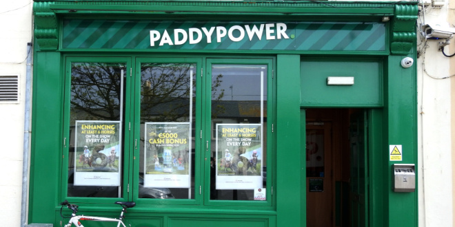 SBC News Paddy Power makes first mark at Ally Pally with green treble 20