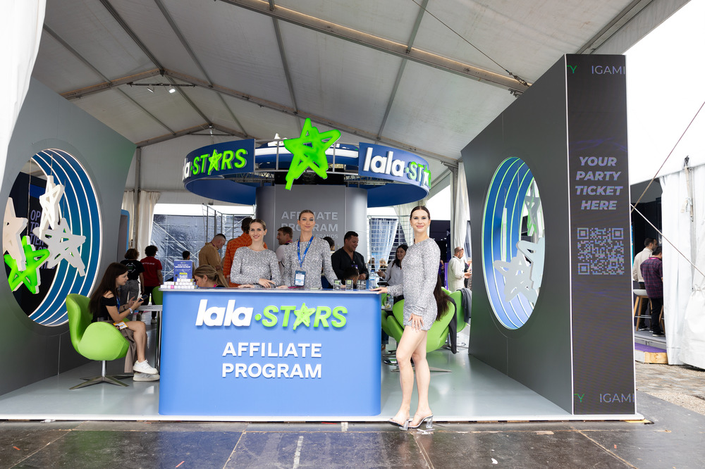 LalaStars stand