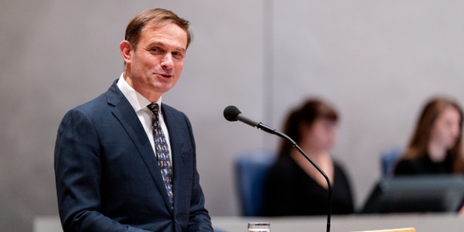 Legal Secretary Struycken will not let operators shirk Dutch sponsorship ban 2 Legal Secretary Struycken will not let operators shirk Dutch sponsorship ban