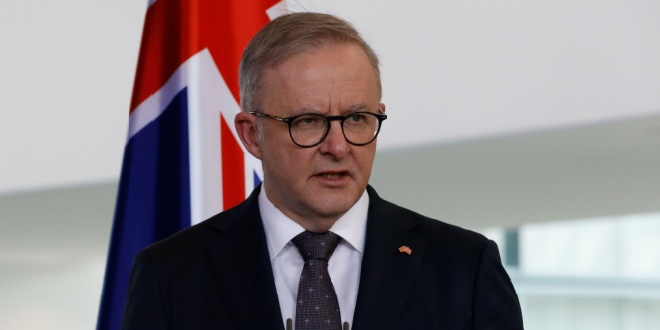 Anthony Albanese doing a speech