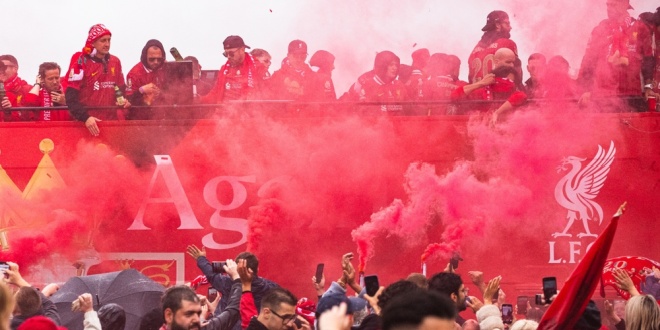 Liverpool FC fans celebrate 2025 victory in the Premier League - which bet365 has just published stats around