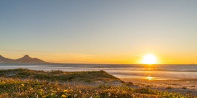 Sunrise over South African coast - symbolising SunBet's standing in the country's gaming market