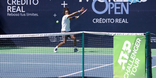 A tennis net with the logo of the ATP Challenger Tour, which 1xbet has just partnered with