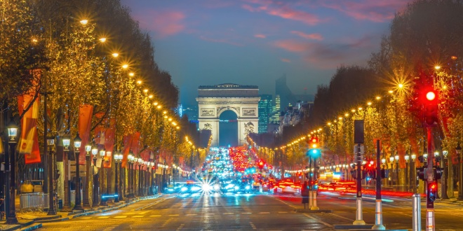 Champs Elysee et Arc de Triomphe, Paris