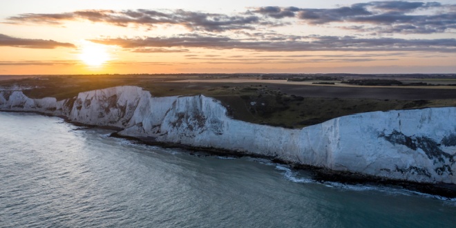 White Cliffs of Dover, symbol of the UK - where GG.BET is withdrawing from