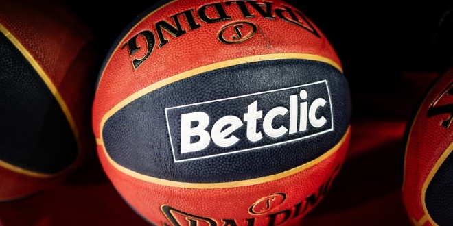 Betclic logo on a basketball, the firm being the French brand of betting firm Banijay