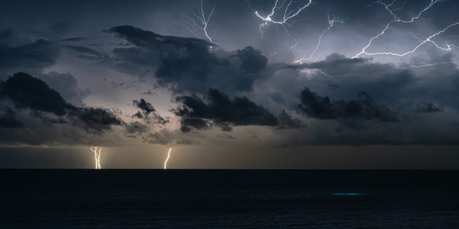 A storm brewing on the horizon at sea, symbolising the possible coming clash over affordability checks in the UK