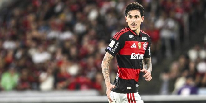 A CR Flamengo player wearing a Betano branded shirt